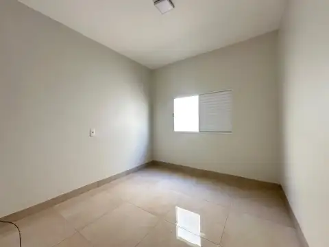 CASA À VENDA NO BAIRRO IPIRANGA EM PATROCÍNIO-MG.