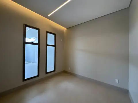 IMÓVEL DE ALTO PADRÃO COM EXCELENTE LOCALIZAÇÃO NO BAIRRO MARTIM GALLEGO EM PATROCÍNIO-MG.