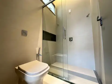 IMÓVEL DE ALTO PADRÃO COM EXCELENTE LOCALIZAÇÃO NO BAIRRO MARTIM GALLEGO EM PATROCÍNIO-MG.