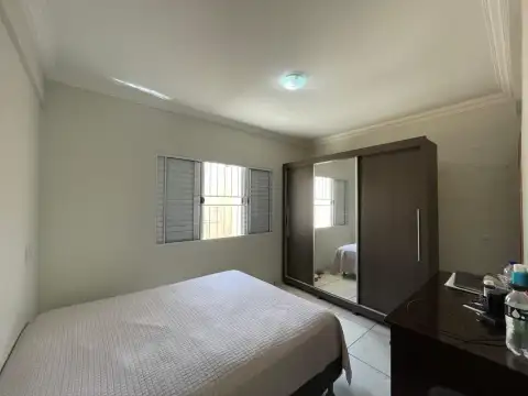 APARTAMENTO COM ÓTIMA LOCALIZAÇÃO NO CENTRO DE PATROCÍNIO-MG.