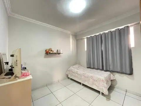 APARTAMENTO COM ÓTIMA LOCALIZAÇÃO NO CENTRO DE PATROCÍNIO-MG.