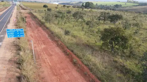 EXCELENTE SÍTIO ÀS MARGENS DA RODOVIA