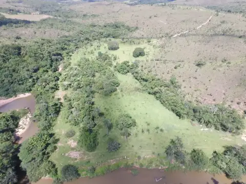 FAZENDA PARA GADO E PLANTIO ENTRE COROMANDEL E PATROCINIO