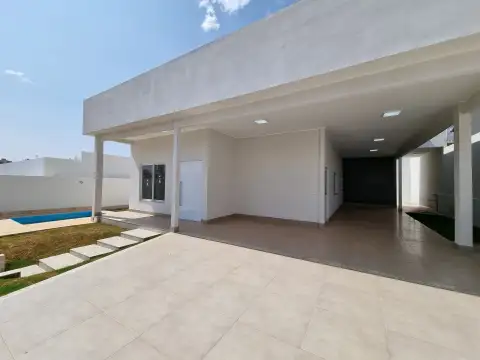 IMÓVEL COM EXCELENTE LOCALIZAÇÃO NO BAIRRO MARTIM GALLEGO EM PATROCÍNIO-MG