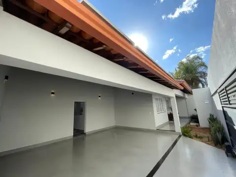 EXCELENTE IMÓVEL A VENDA NO BAIRRO NOSSA SENHORA DE FÁTIMA EM PATROCÍNIO-MG.