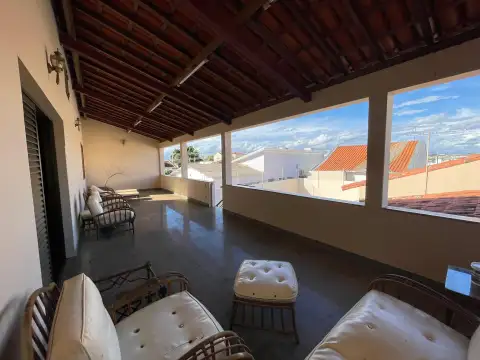 IMÓVEL DE LUXO COM LOCALIZAÇÃO PRIVILEGIADA NO CENTRO DE PATROCÍNIO-MG