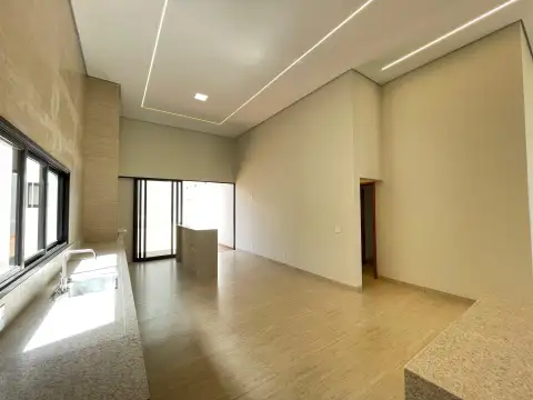 OPORTUNIDADE EXCLUSIVA PARA QUEM BUSCA ESPAÇO E LAZER COMPLETO NO BAIRRO CHACARA FLORA EM PATROCÍNIO-MG