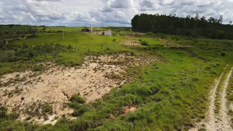 CHACARA EM MATINHA, MONTE CARMELO