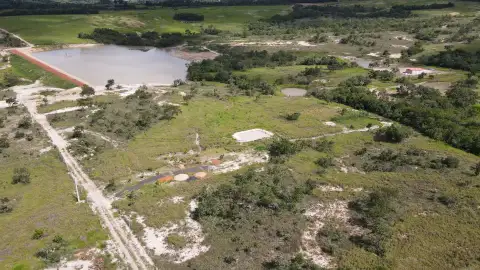 CHACARA EM MATINHA, MONTE CARMELO