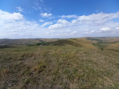 FAZENDA PRÓXIMA À RODOVIA ENTRE RIO PARANAÍBA E SERRA DO SALITRE