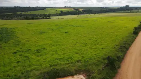 FAZENDA EM MOREIRAS, PATROCÍNIO