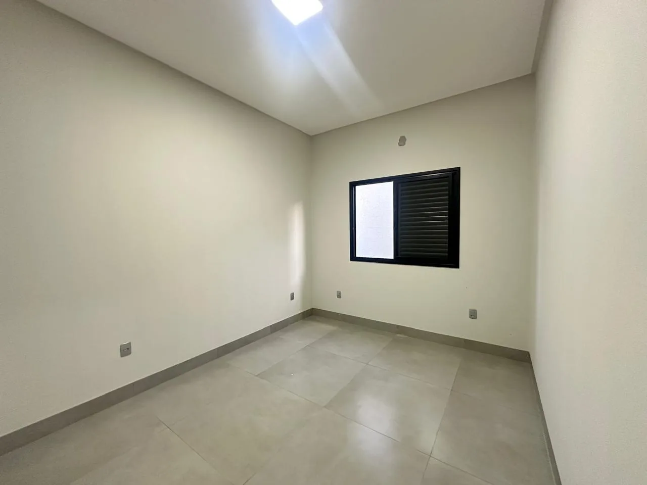 IMÓVEL A VENDA COM ÓTIMA LOCALIZAÇAO NO BAIRRO OURO PRETO