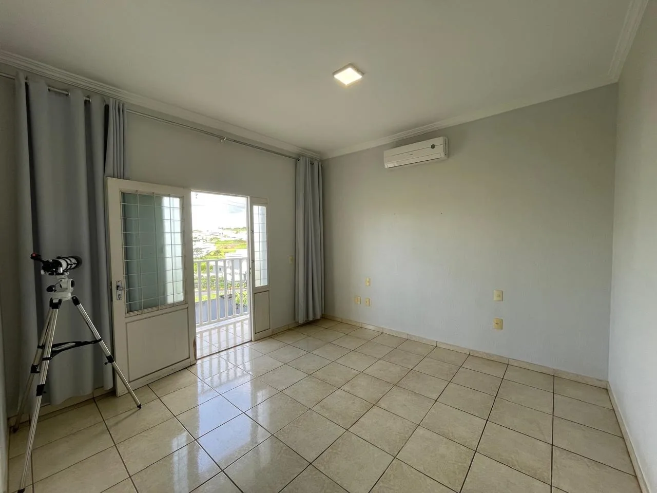 IMÓVEL COM EXCELENTE LOCALIZAÇÃO NO BAIRRO CIDADE JARDIM EM PATROCÍNIO-MG.