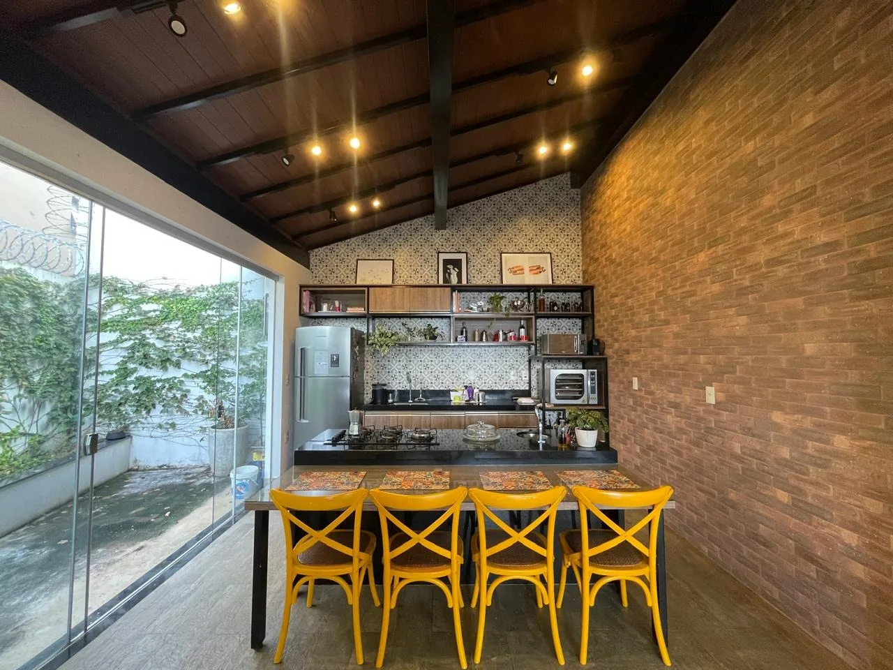 IMÓVEL COM EXCELENTE LOCALIZAÇÃO NO BAIRRO CIDADE JARDIM EM PATROCÍNIO-MG.