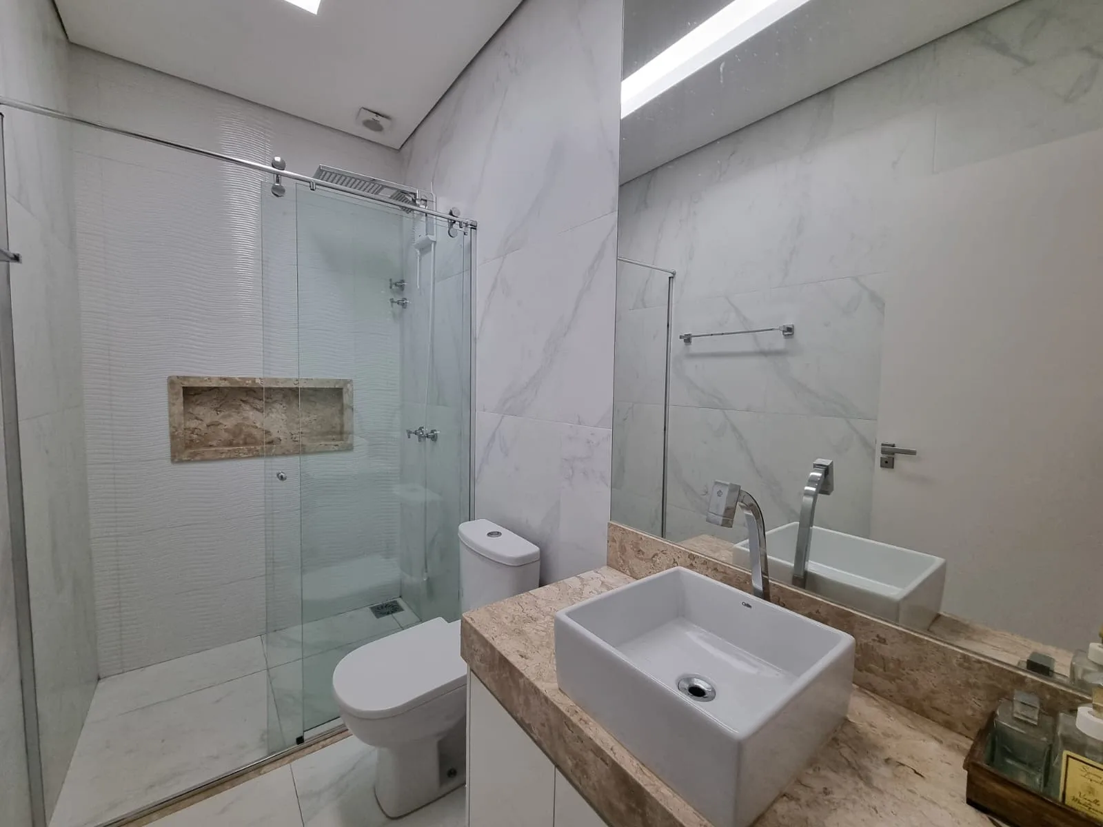 APARTAMENTO COM EXCELENTE LOCALIZAÇÃO EM PATROCÍNIO-MG.
