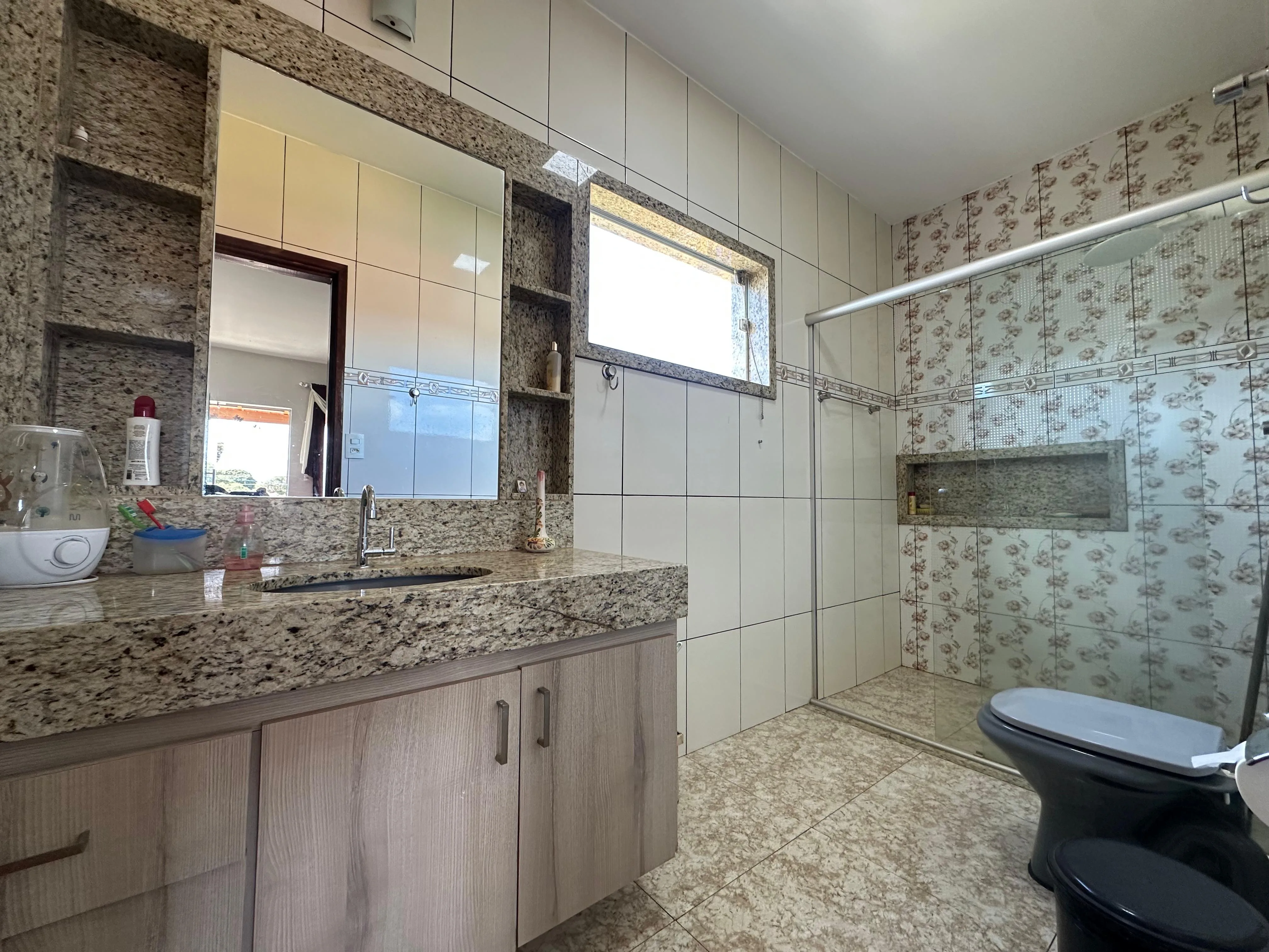 OPORTUNIDADE SOBRADO E PONTO COMERCIAL A VENDA NO BAIRRO BOA ESPERANÇA EM PATROCÍNIO-MG