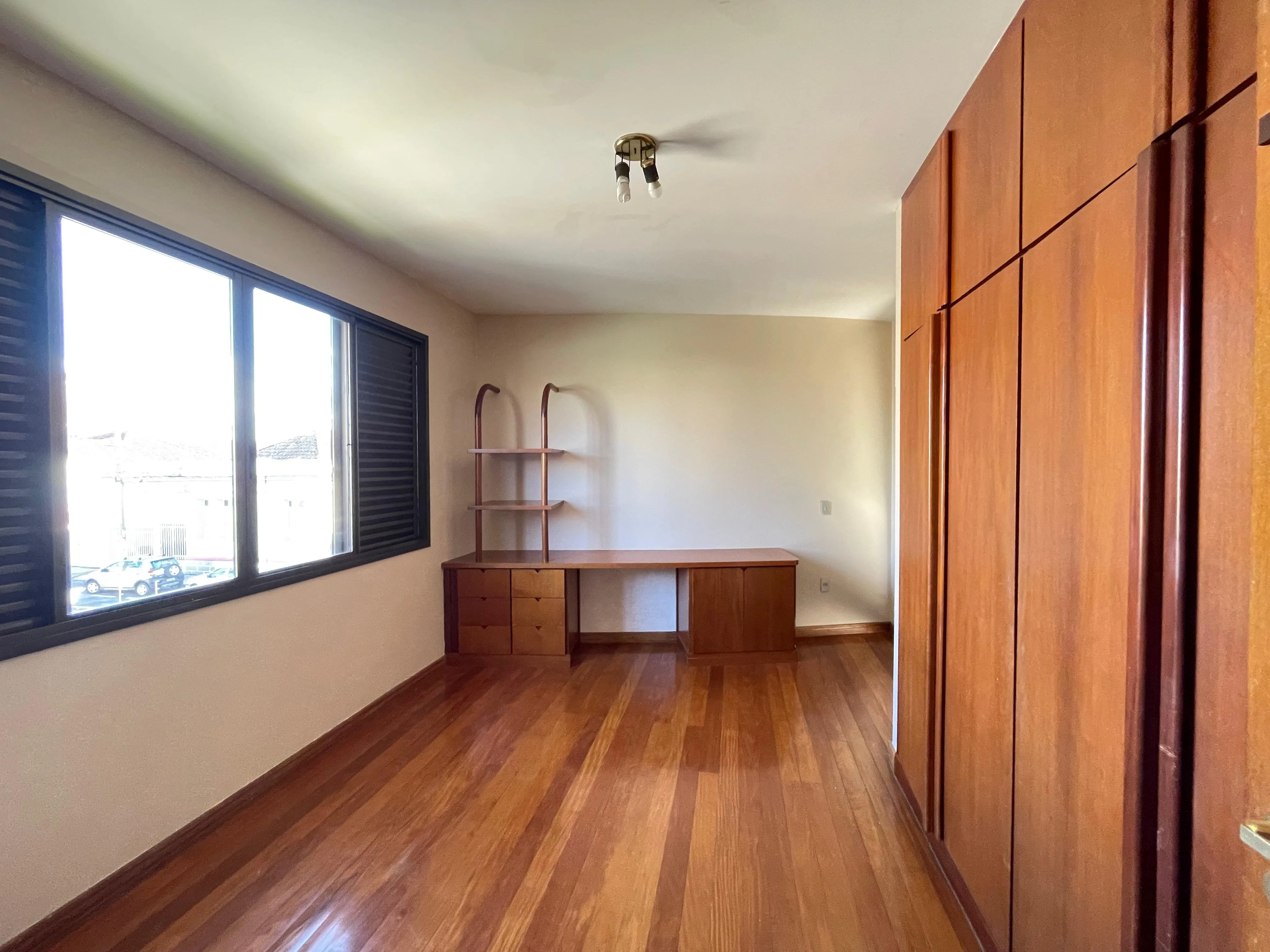 IMÓVEL DE LUXO COM LOCALIZAÇÃO PRIVILEGIADA NO CENTRO DE PATROCÍNIO-MG