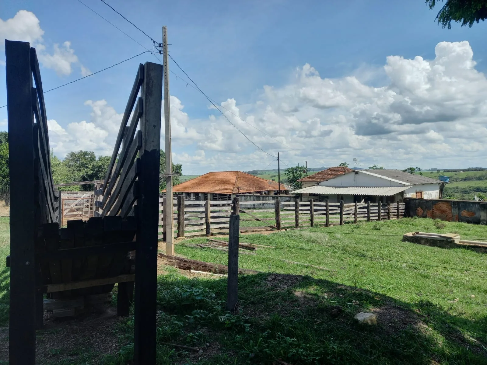 FAZENDA DE DUPLA APTIDÃO - SERRA DO SALITRE/MG