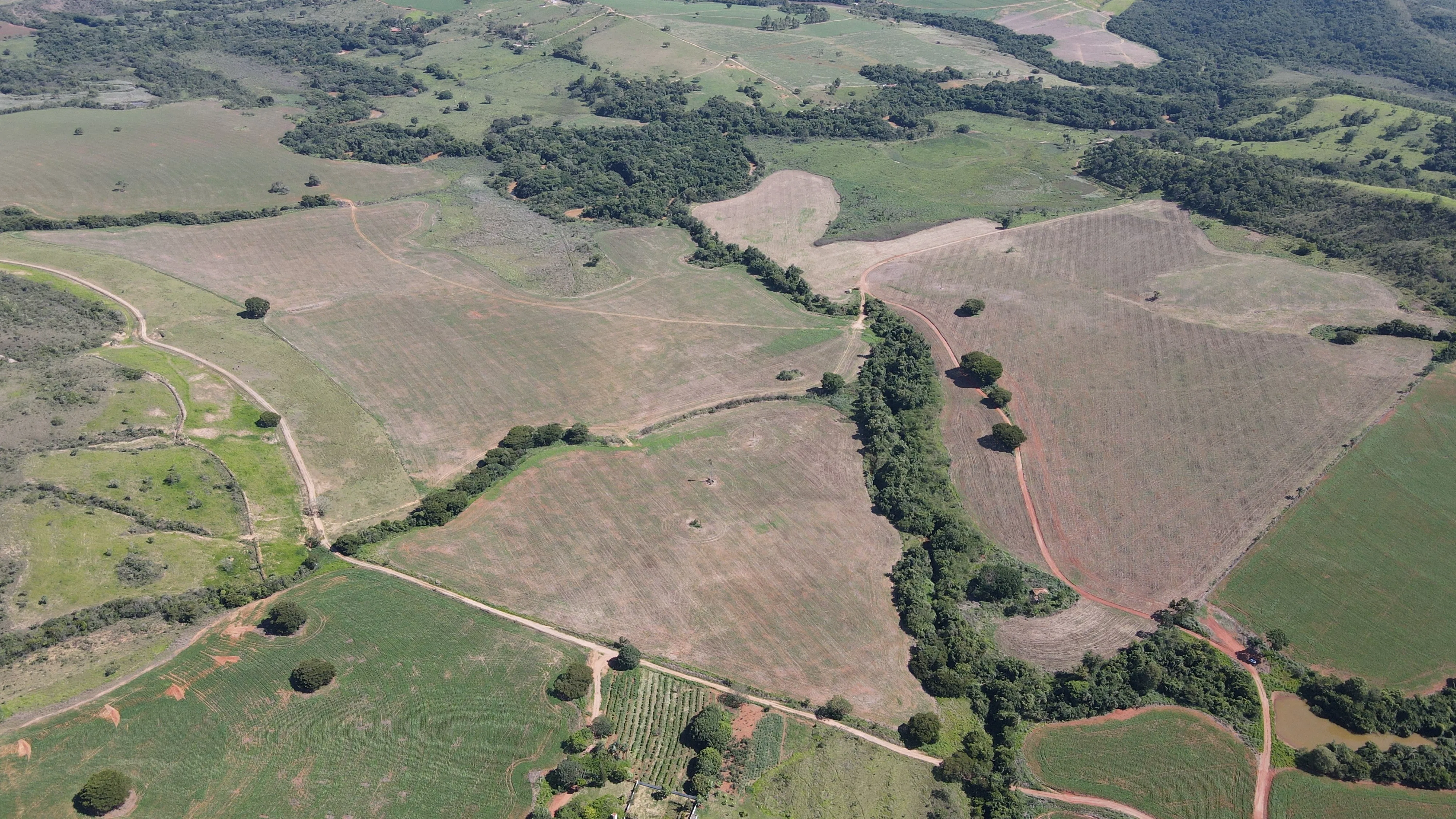 FAZENDA DE DUPLA APTIDÃO - SERRA DO SALITRE/MG