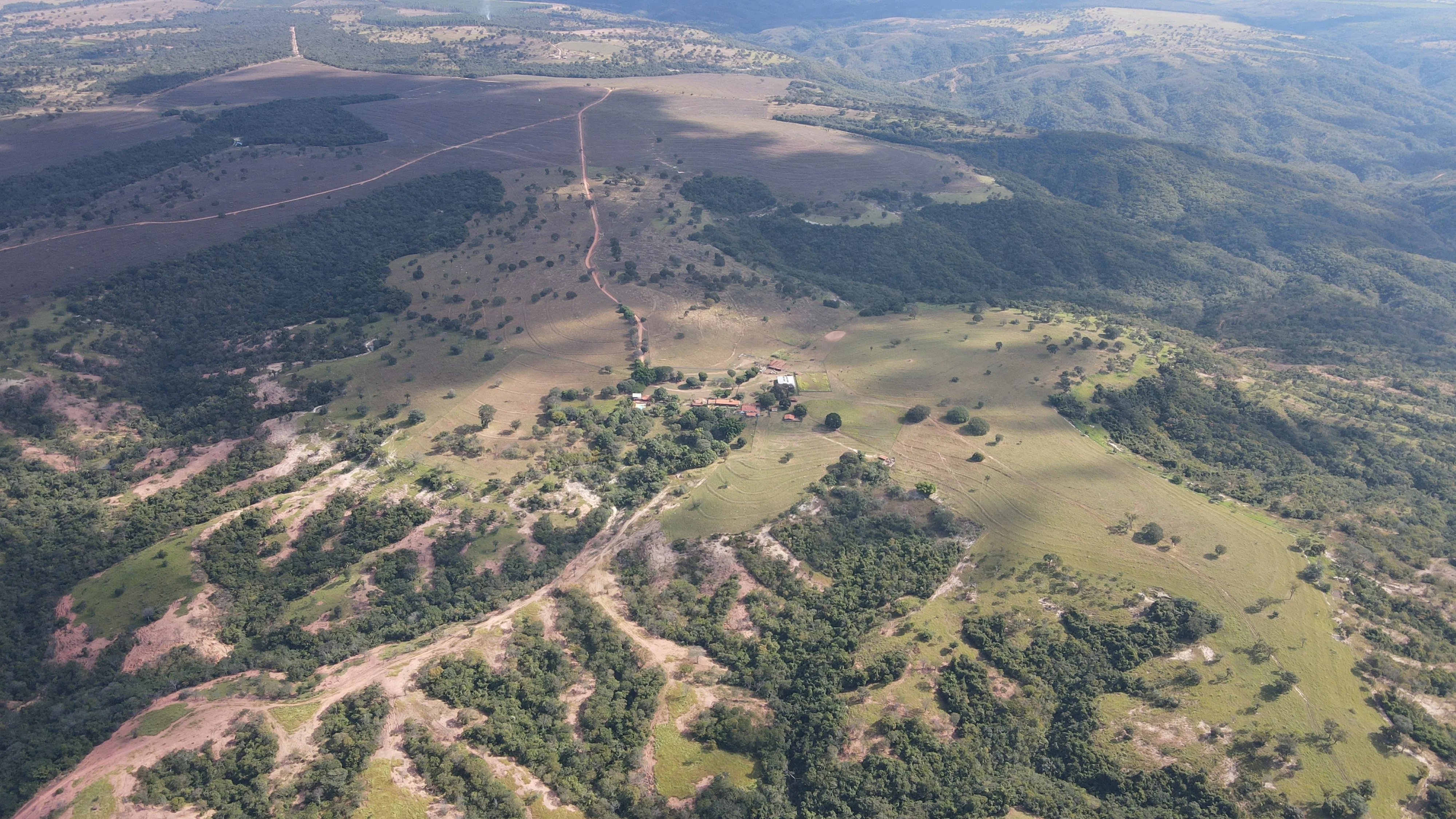 FAZENDA EM ZONA RURAL DE PRESIDENTE OLEGÁRIO, PRESIDENTE OLEGÁRIO