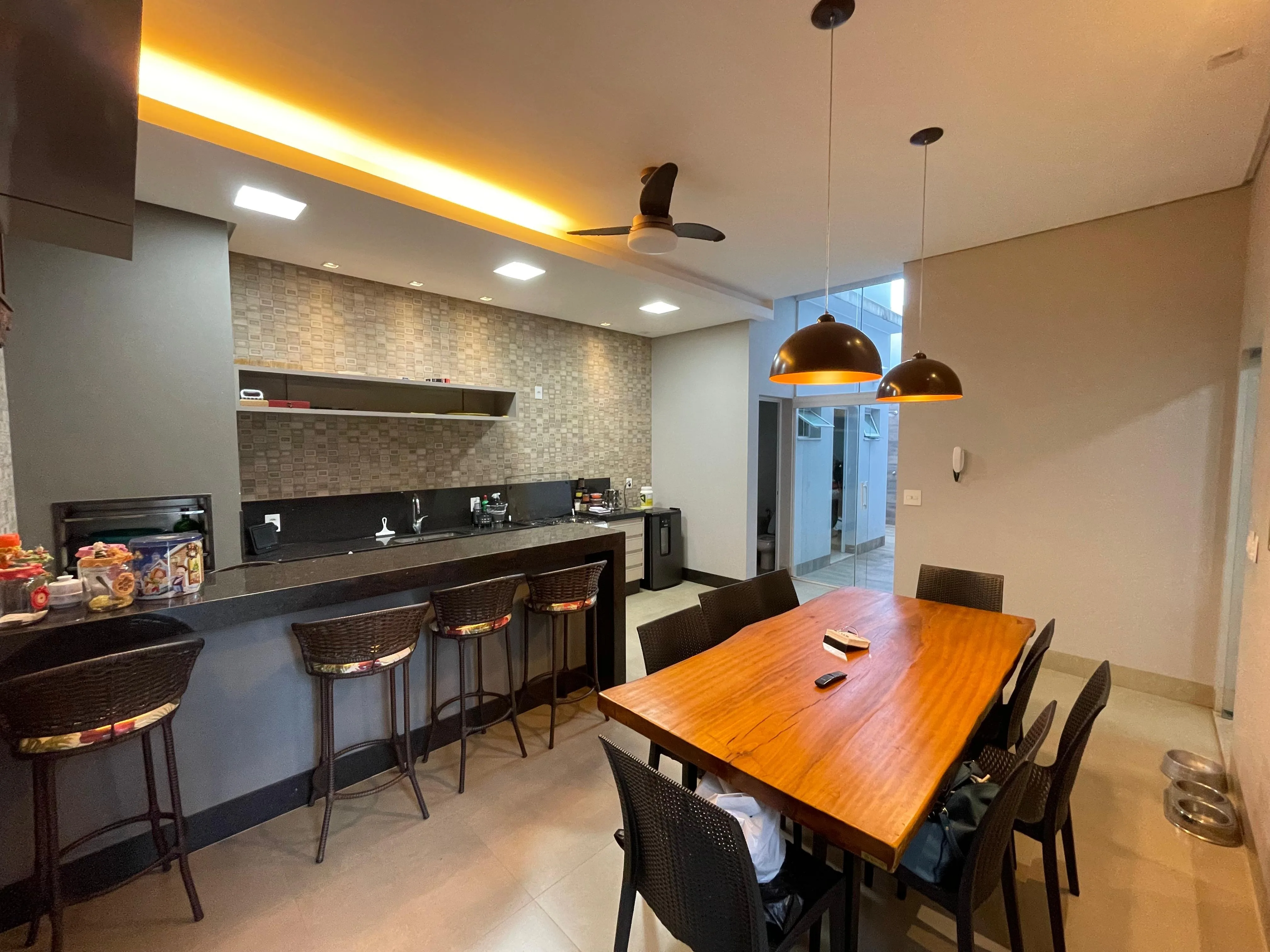 OPORTUNIDADE À VENDA NO BAIRRO SÃO LUCAS: IMÓVEL DE ALTO PADRÃO COM EXCELENTE ACABAMENTO E PLANEJADOS.