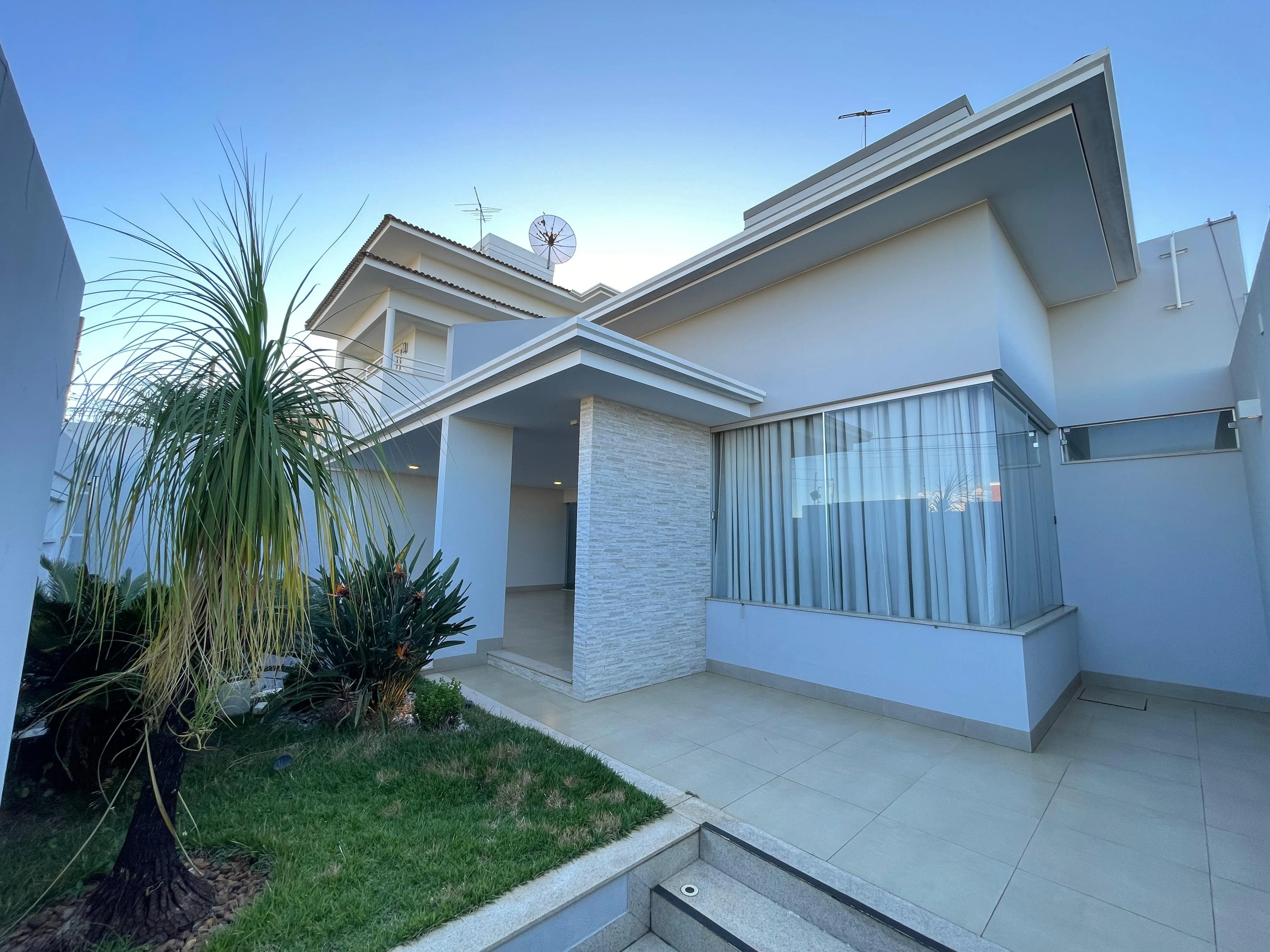 OPORTUNIDADE À VENDA NO BAIRRO SÃO LUCAS: IMÓVEL DE ALTO PADRÃO COM EXCELENTE ACABAMENTO E PLANEJADOS.
