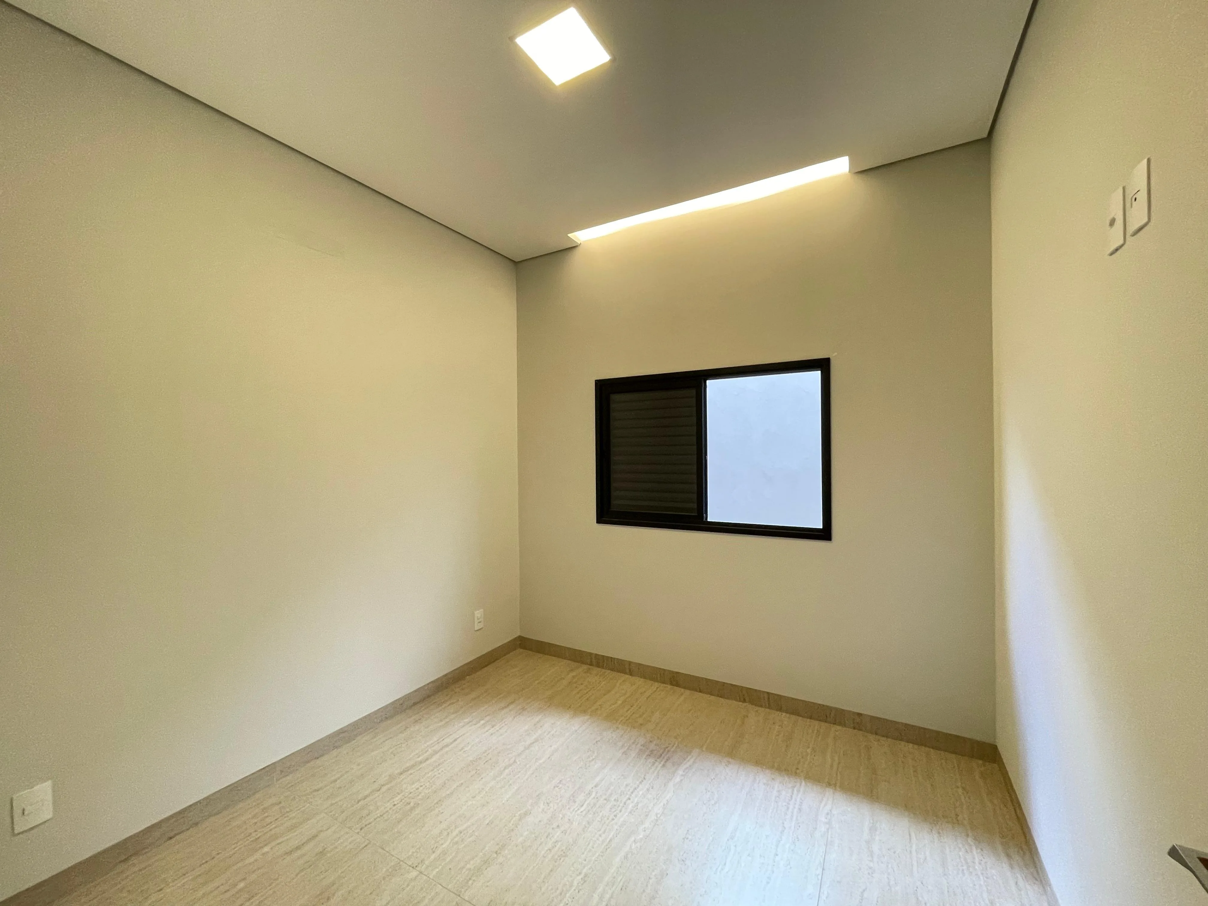 OPORTUNIDADE EXCLUSIVA PARA QUEM BUSCA ESPAÇO E LAZER COMPLETO NO BAIRRO CHACARA FLORA EM PATROCÍNIO-MG