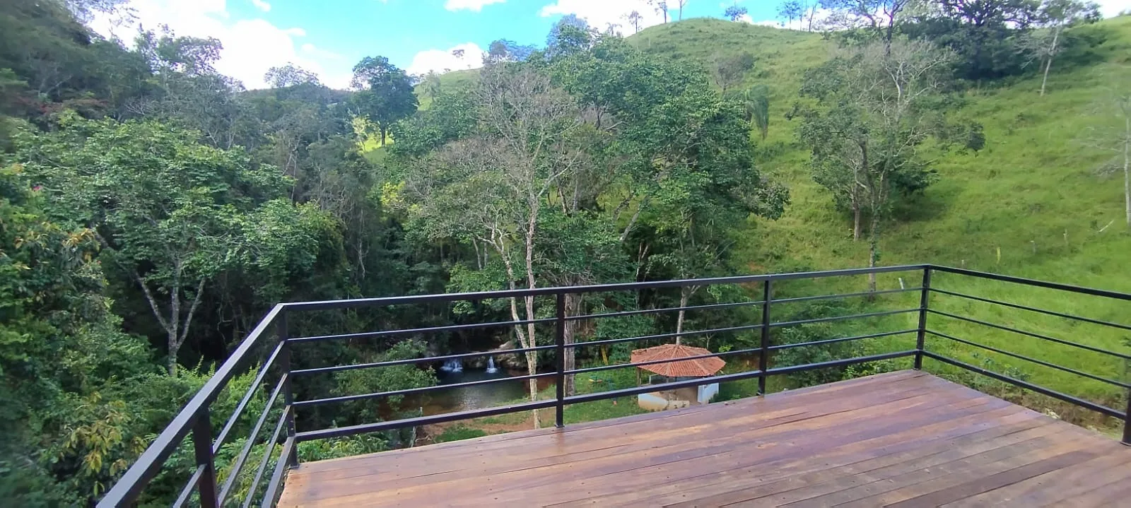 FAZENDA PARA CRIAÇÃO DE GADO COM LAZER FANTÁSTICO