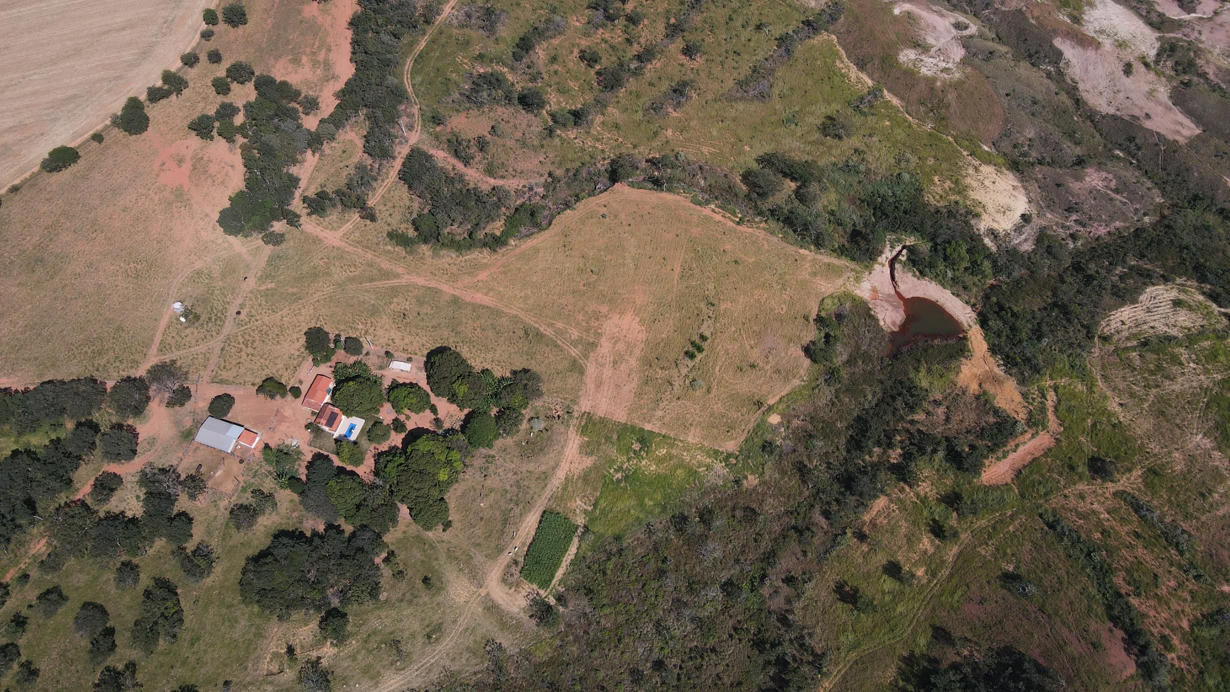 FAZENDA DUPLA APTIDÃO A VENDA EM LAGAMAR - MG